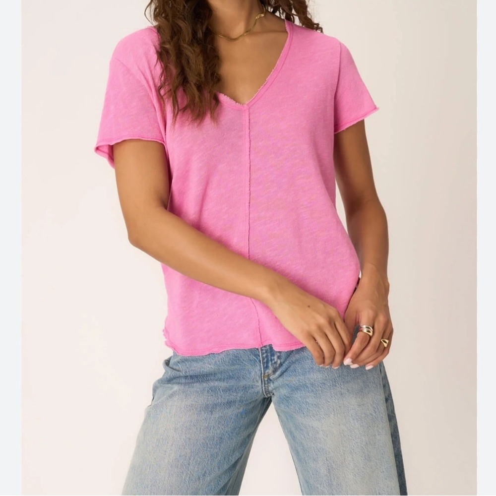 Project‎ Social T NWOT Size SM Pink Wearever V-Neck Tee shirt